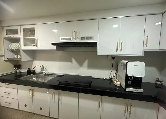 Ayu Homestay Dperdana Apartment
